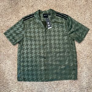 Ivy Park x Adidas Green Houndstooth Satin Button Down - Medium